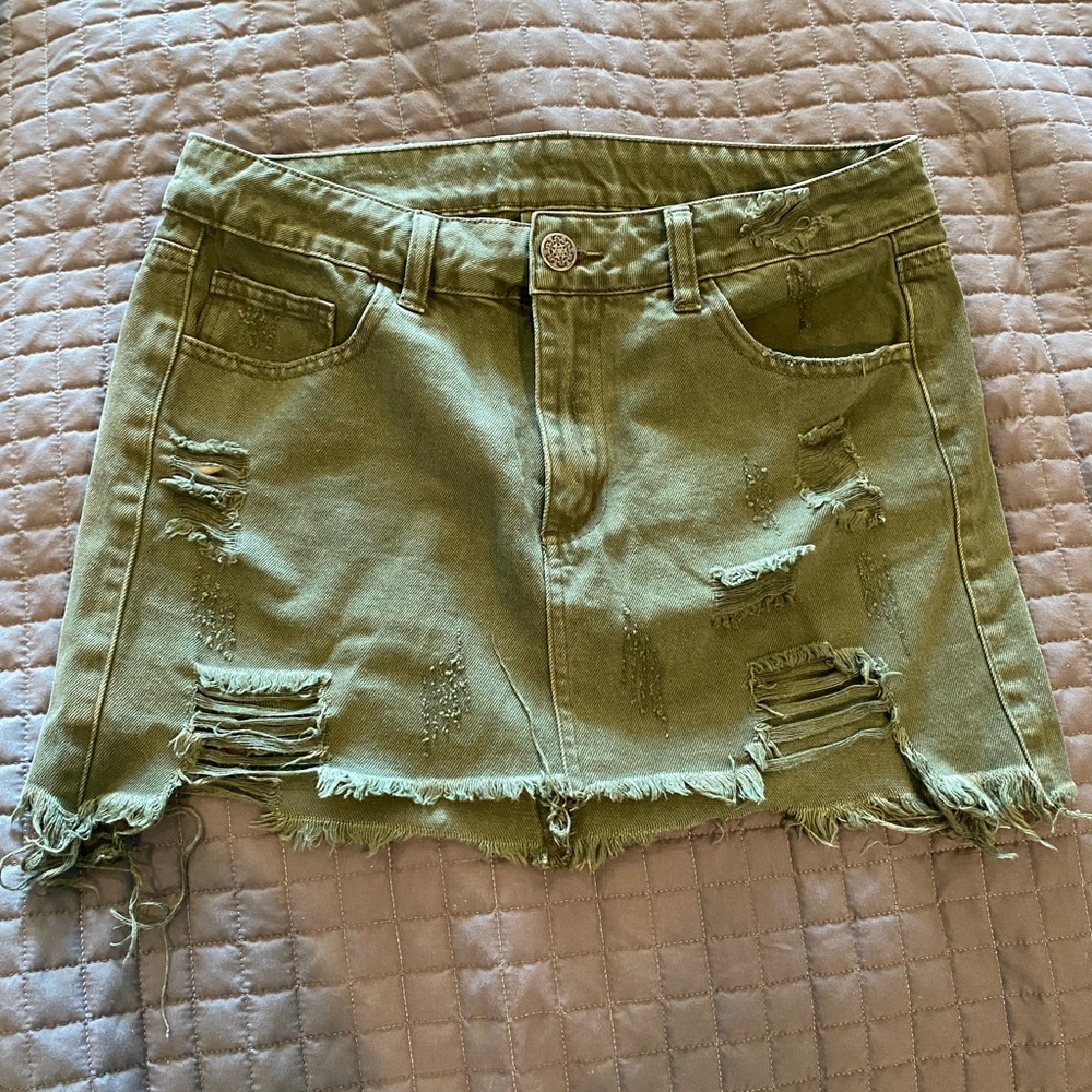 Army green low rise mini skirt